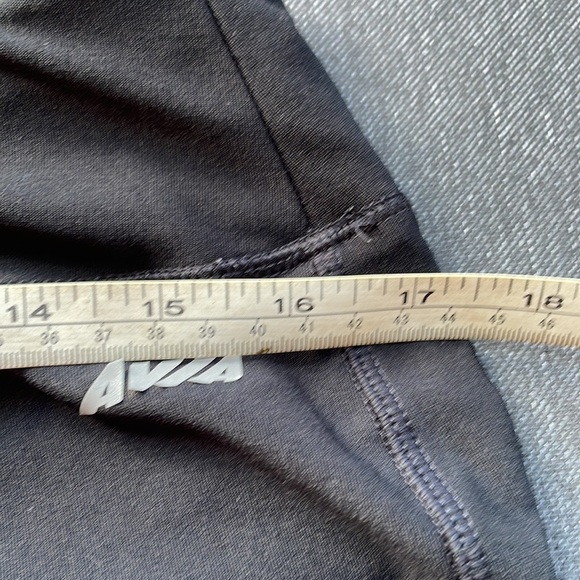 SOLD—Avia biker shorts M - Picture 4 of 6